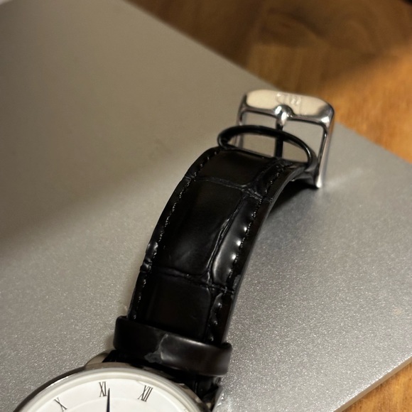 Daniel Wellington Watch - Picture 5 of 5